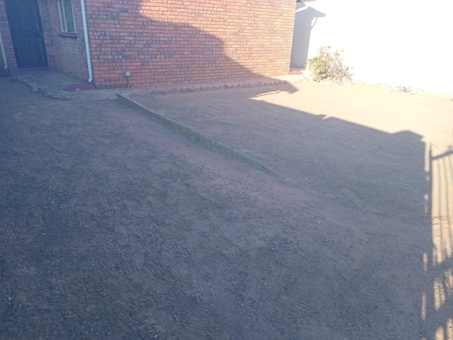 2 Bedroom Property for Sale in Daveyton Gauteng