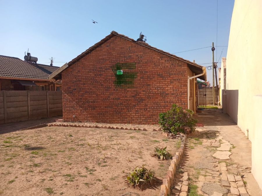 2 Bedroom Property for Sale in Daveyton Gauteng