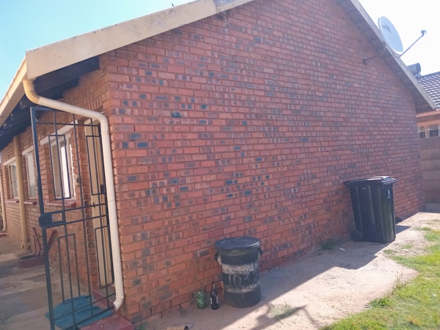 2 Bedroom Property for Sale in Daveyton Gauteng