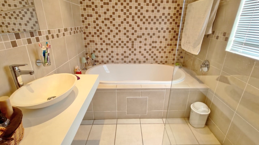 4 Bedroom Property for Sale in Vaal Marina Gauteng