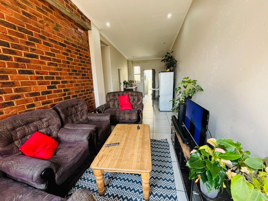 2 Bedroom Property for Sale in Buccleuch Gauteng