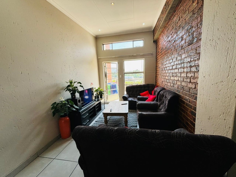 2 Bedroom Property for Sale in Buccleuch Gauteng