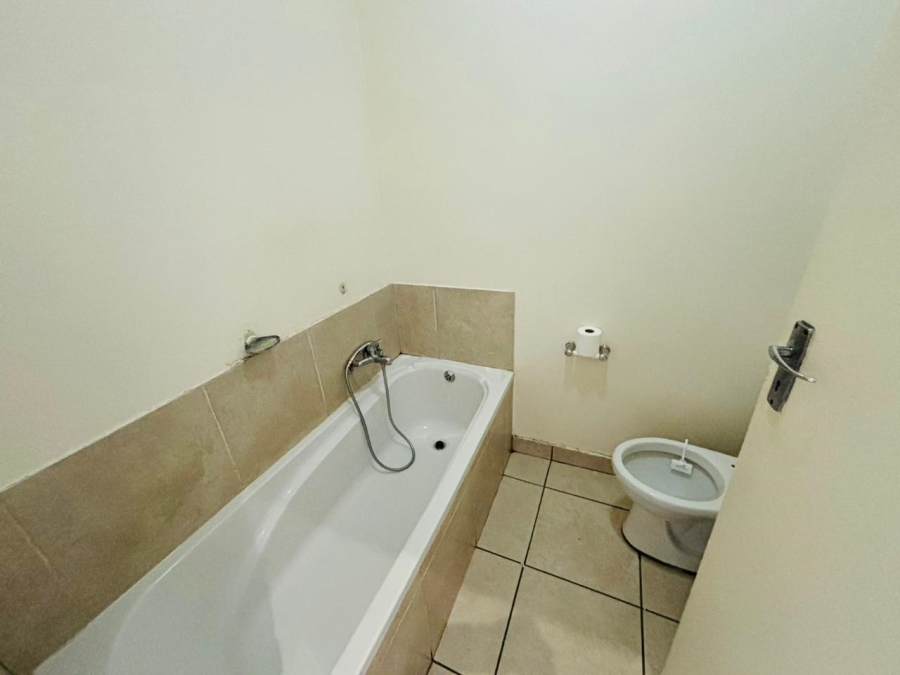 2 Bedroom Property for Sale in Buccleuch Gauteng