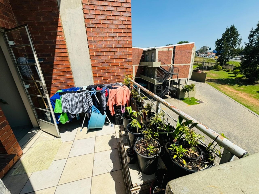 2 Bedroom Property for Sale in Buccleuch Gauteng