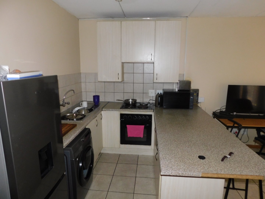 1 Bedroom Property for Sale in Grand Central Gauteng