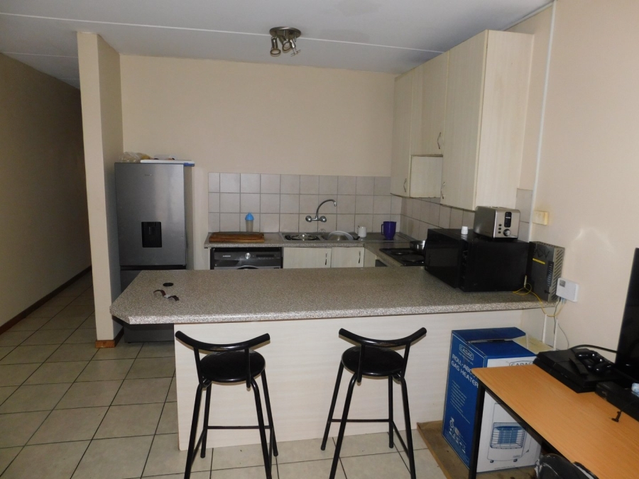 1 Bedroom Property for Sale in Grand Central Gauteng