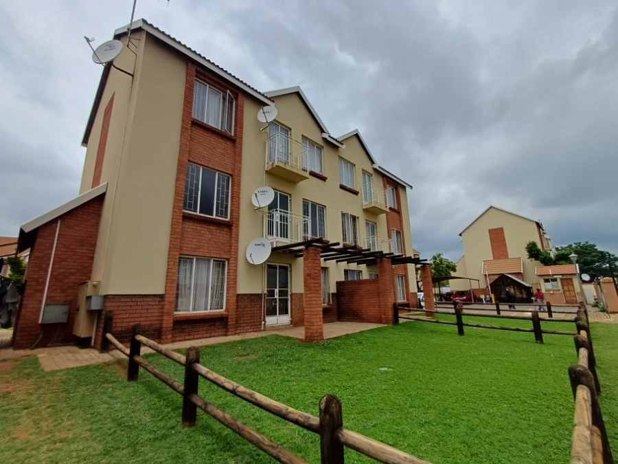 2 Bedroom Property for Sale in The Orchards Gauteng
