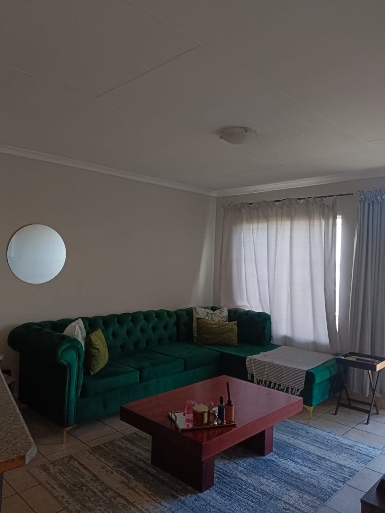 2 Bedroom Property for Sale in The Orchards Gauteng