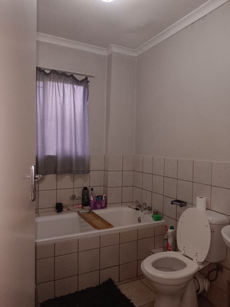 2 Bedroom Property for Sale in The Orchards Gauteng