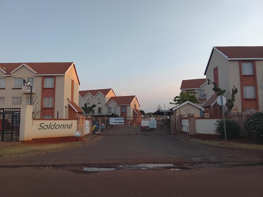 2 Bedroom Property for Sale in The Orchards Gauteng