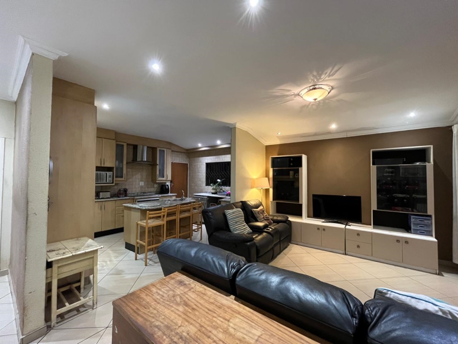 3 Bedroom Property for Sale in Dawnview Gauteng