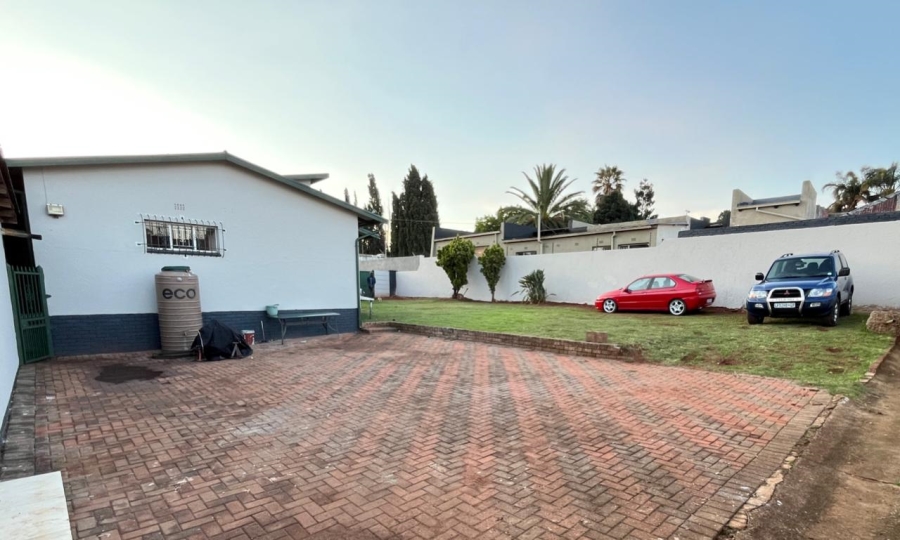 3 Bedroom Property for Sale in Dawnview Gauteng