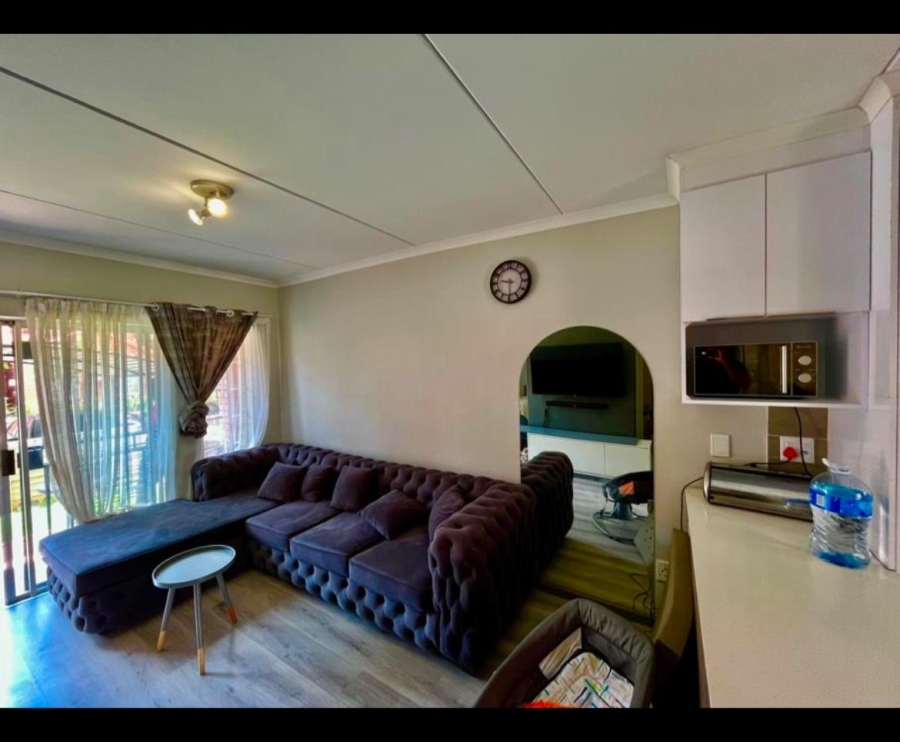 To Let 2 Bedroom Property for Rent in Pretoria North Gauteng