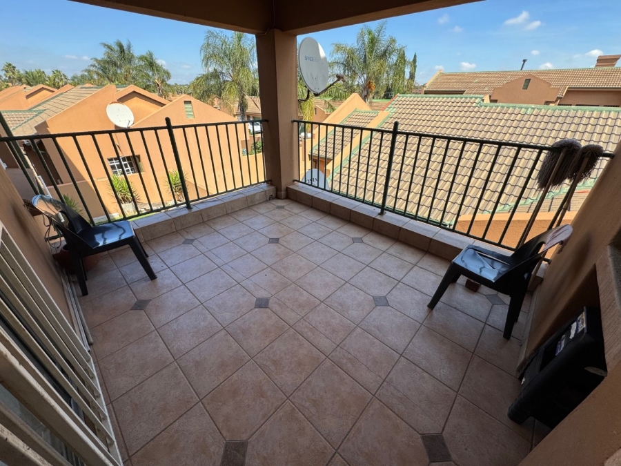 3 Bedroom Property for Sale in Glen Marais Gauteng