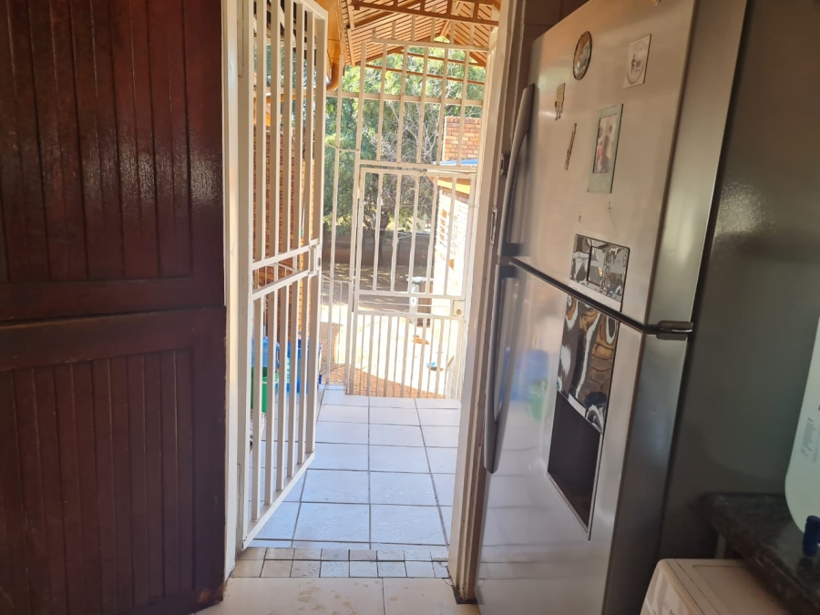 To Let 3 Bedroom Property for Rent in Kibler Park Gauteng