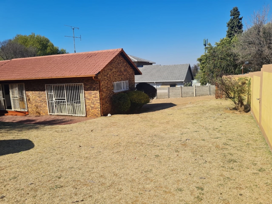 To Let 3 Bedroom Property for Rent in Kibler Park Gauteng