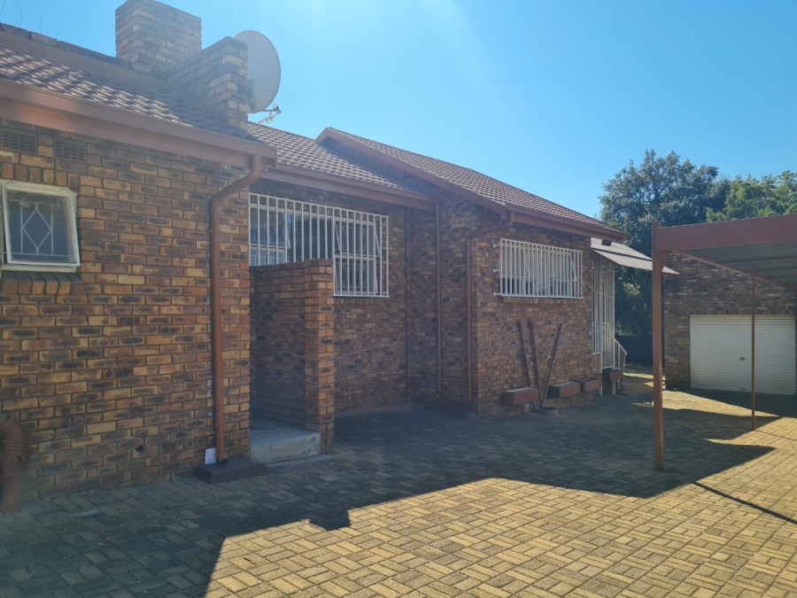 To Let 3 Bedroom Property for Rent in Kibler Park Gauteng