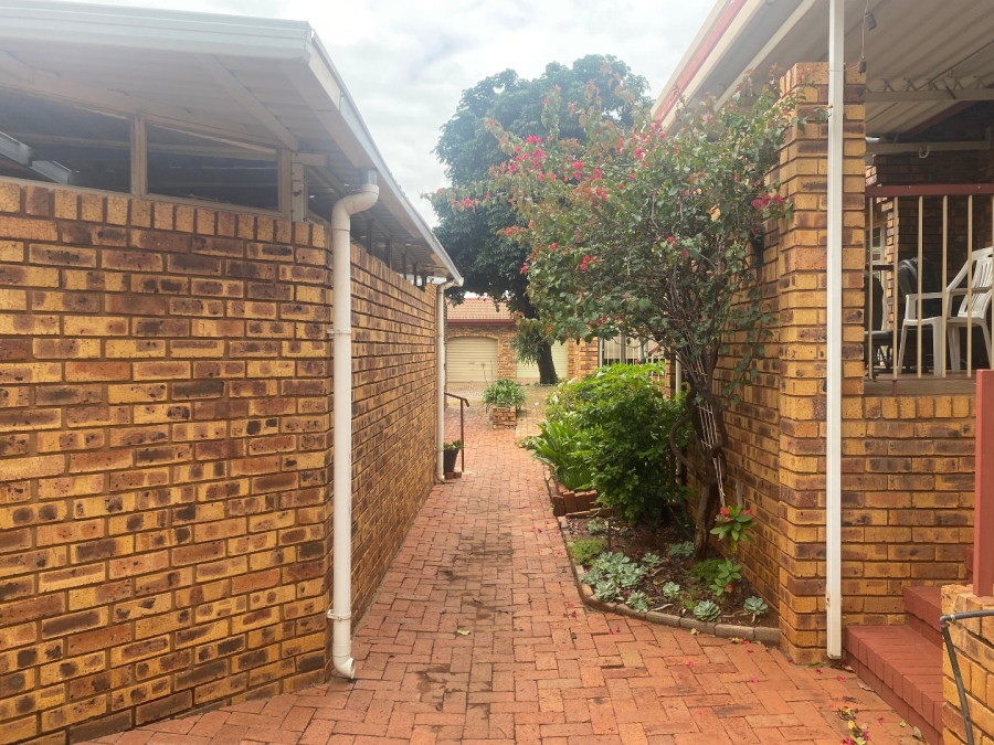 2 Bedroom Property for Sale in Amandasig Gauteng