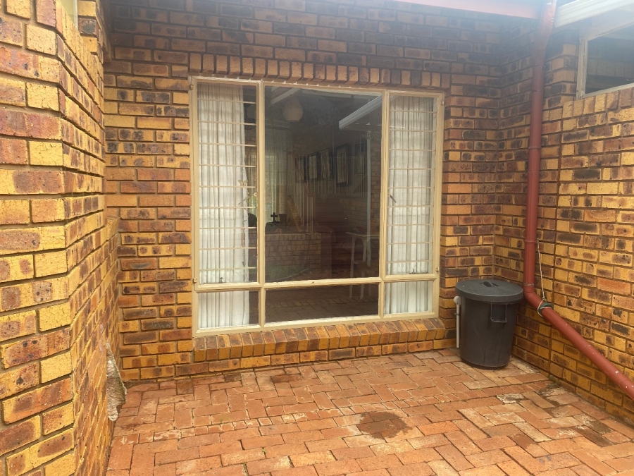 2 Bedroom Property for Sale in Amandasig Gauteng
