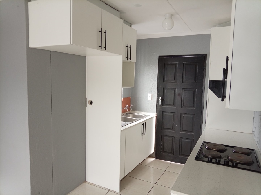 3 Bedroom Property for Sale in Rosslyn Gauteng