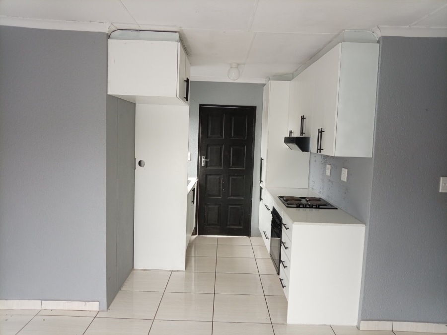 3 Bedroom Property for Sale in Rosslyn Gauteng
