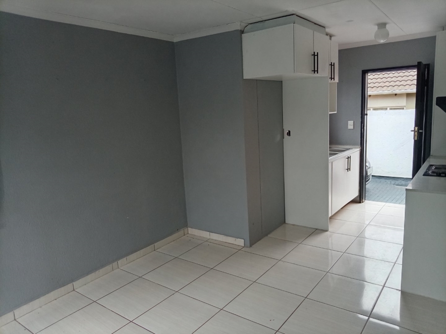 3 Bedroom Property for Sale in Rosslyn Gauteng