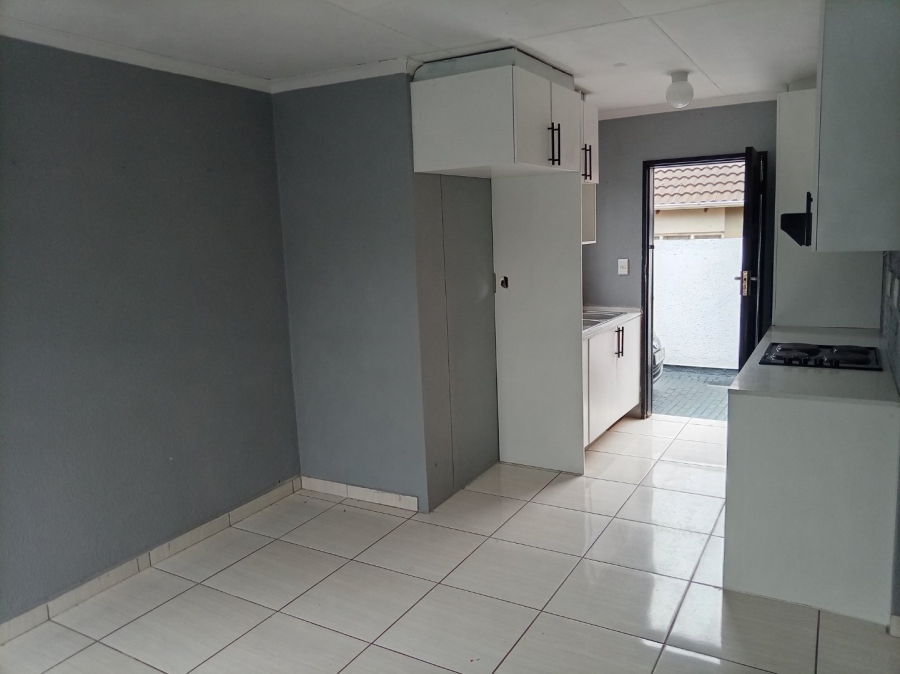 3 Bedroom Property for Sale in Rosslyn Gauteng