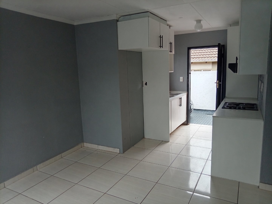 3 Bedroom Property for Sale in Rosslyn Gauteng