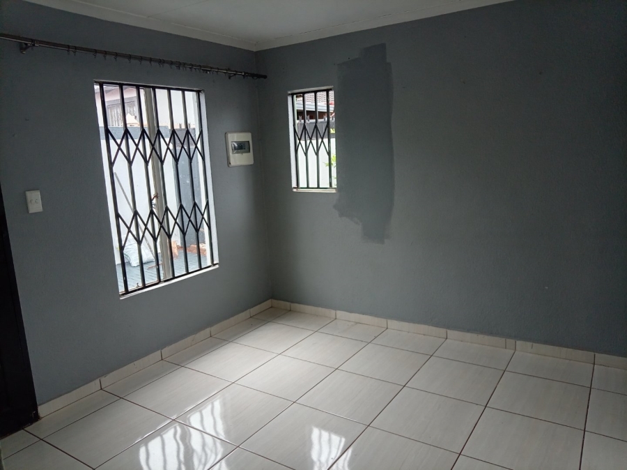 3 Bedroom Property for Sale in Rosslyn Gauteng