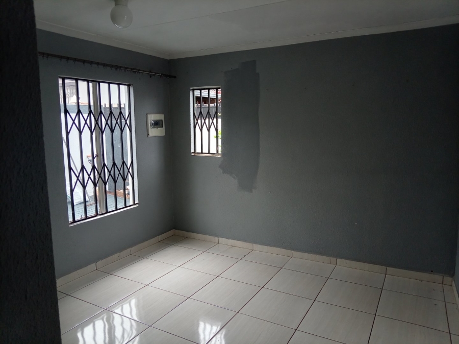 3 Bedroom Property for Sale in Rosslyn Gauteng