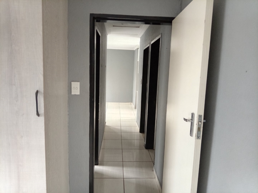 3 Bedroom Property for Sale in Rosslyn Gauteng