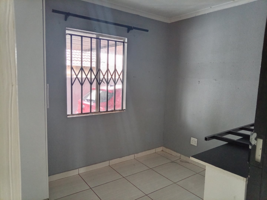 3 Bedroom Property for Sale in Rosslyn Gauteng