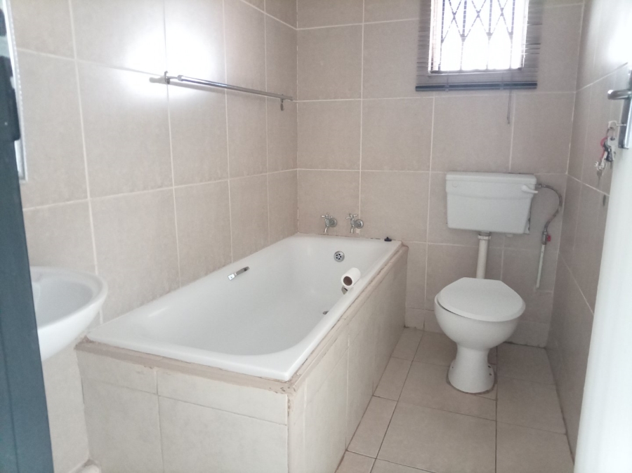 3 Bedroom Property for Sale in Rosslyn Gauteng