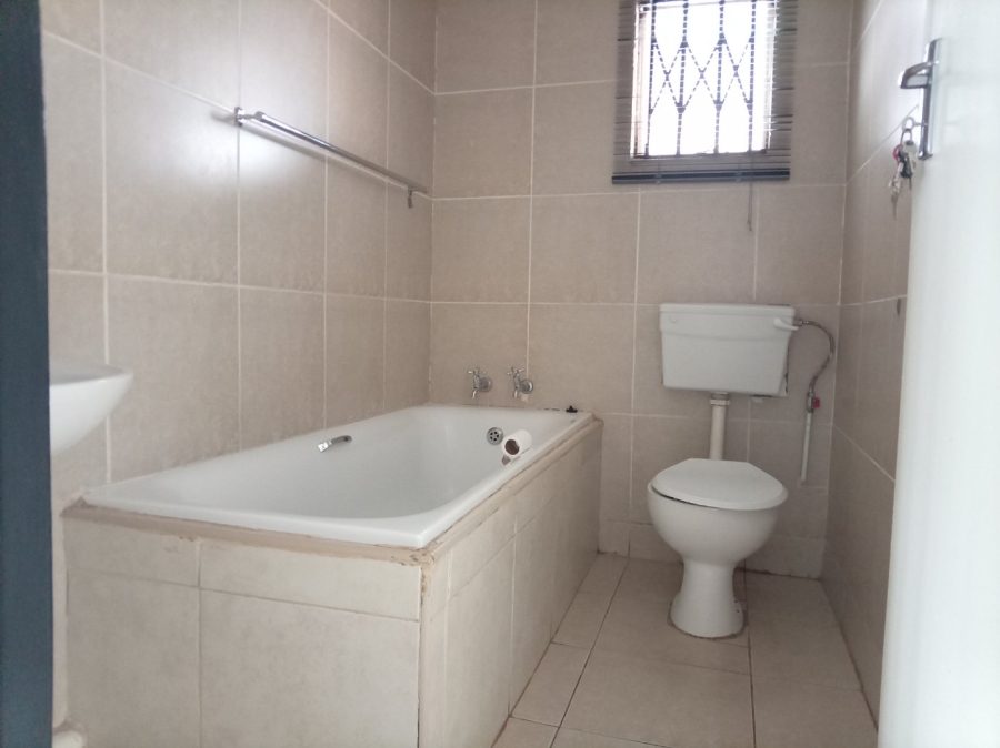 3 Bedroom Property for Sale in Rosslyn Gauteng
