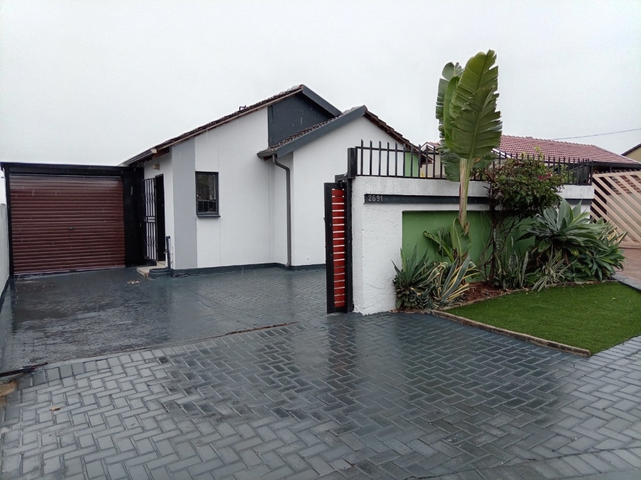 3 Bedroom Property for Sale in Rosslyn Gauteng