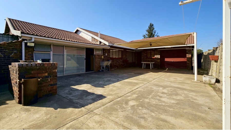 3 Bedroom Property for Sale in Waldrift Gauteng