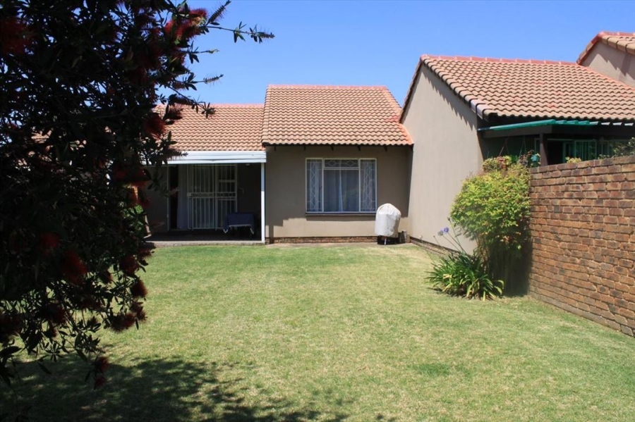 2 Bedroom Property for Sale in Bonaero Park Gauteng