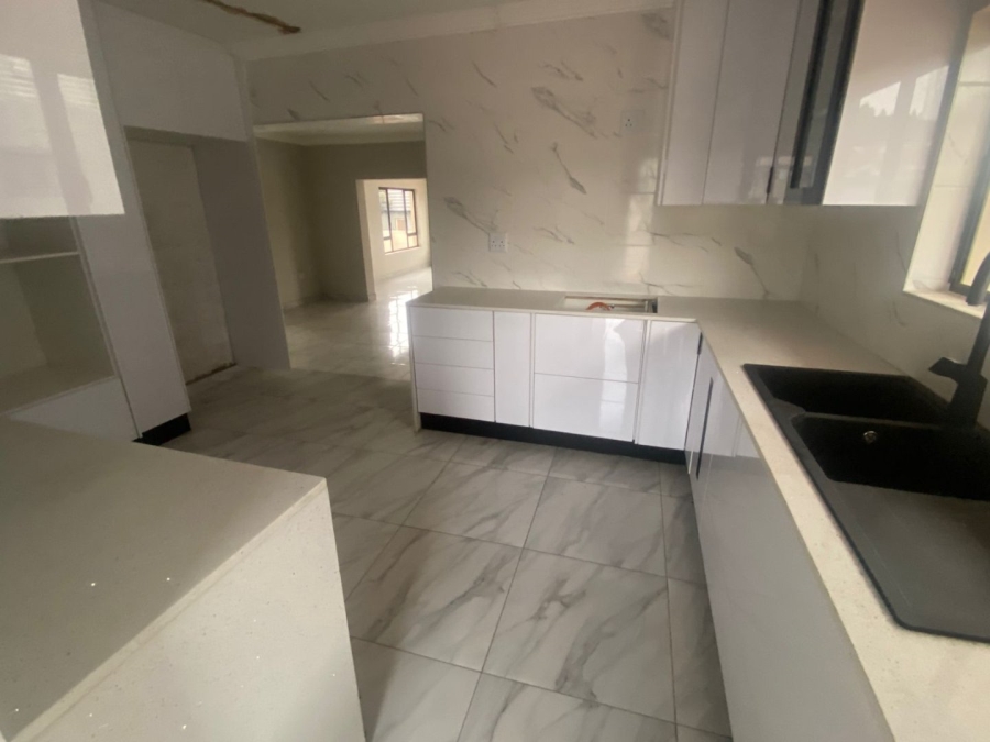 4 Bedroom Property for Sale in Magaliesberg Country Estate Gauteng