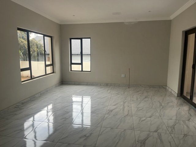 4 Bedroom Property for Sale in Magaliesberg Country Estate Gauteng