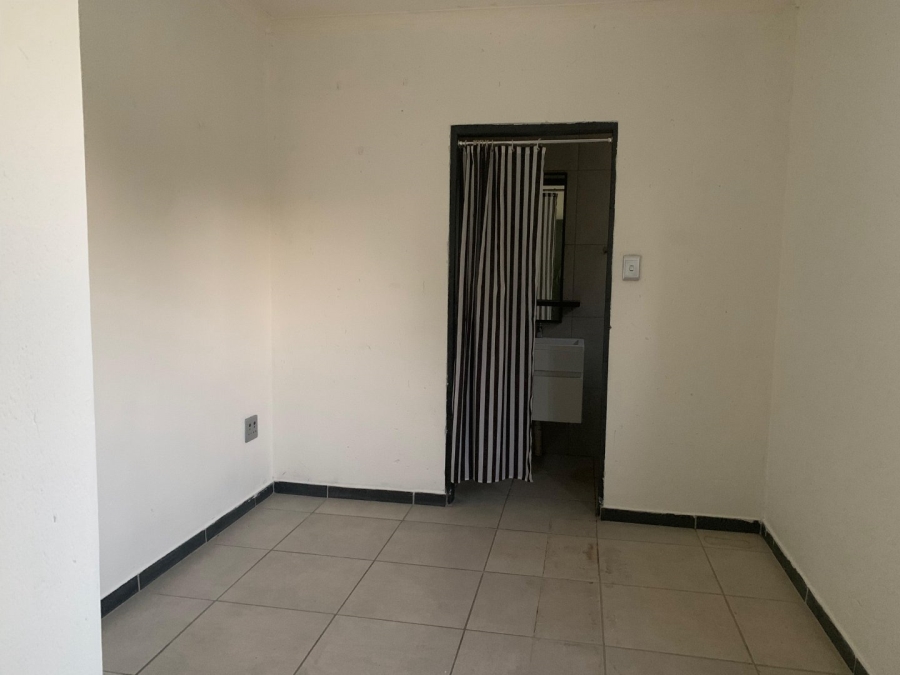 To Let 2 Bedroom Property for Rent in Eastleigh Gauteng