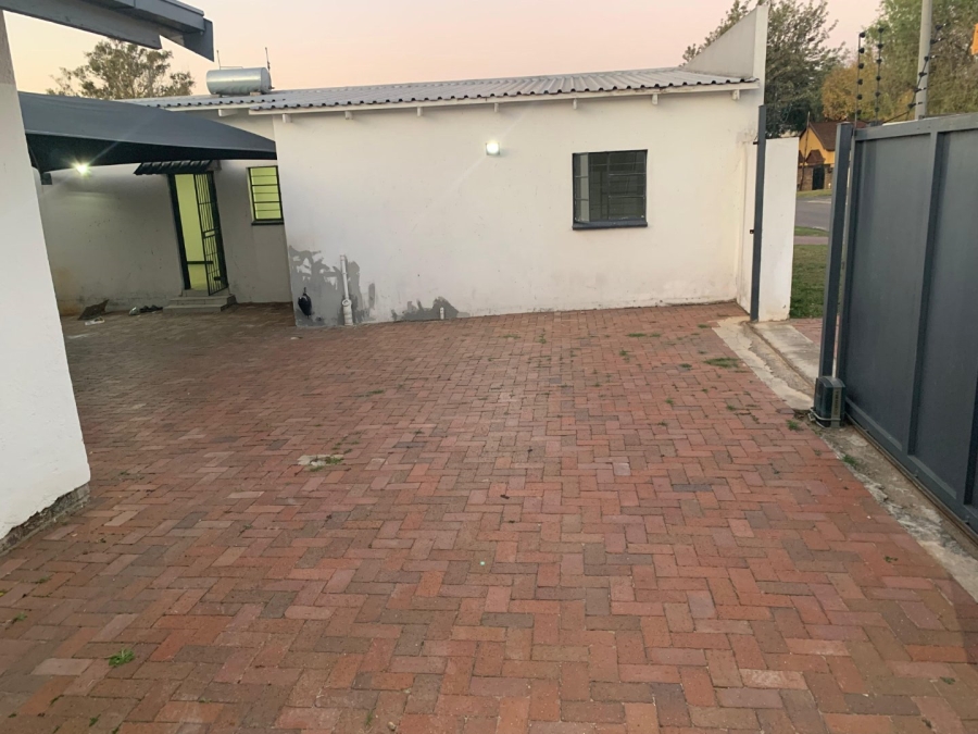 To Let 2 Bedroom Property for Rent in Eastleigh Gauteng