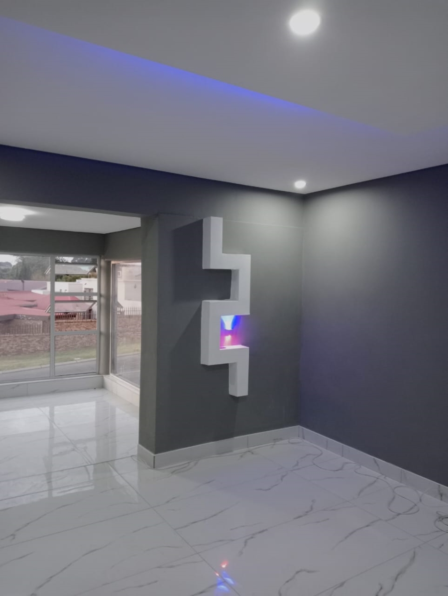  Bedroom Property for Sale in Winchester Hills Gauteng