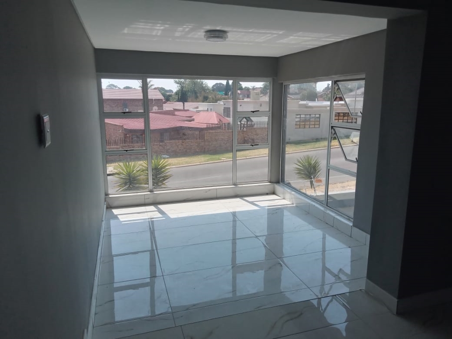  Bedroom Property for Sale in Winchester Hills Gauteng