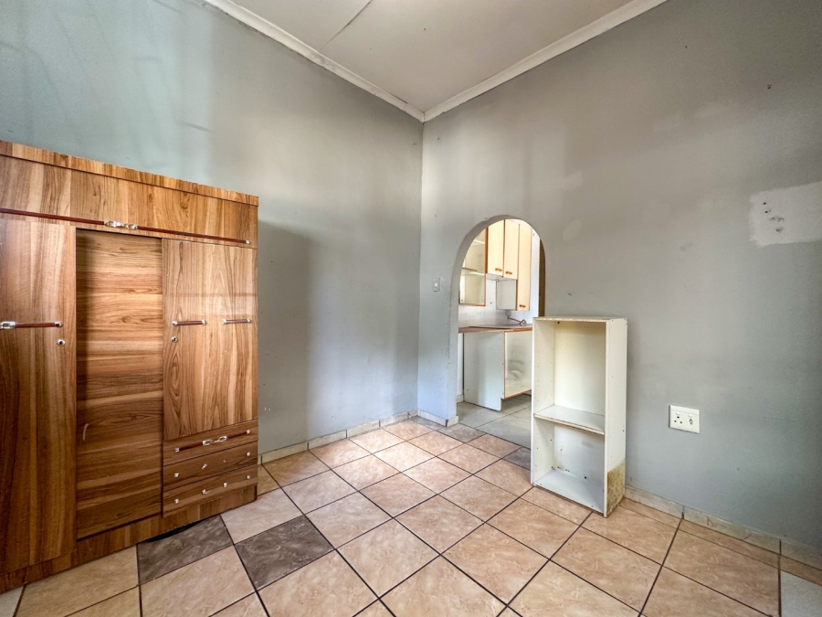 To Let 1 Bedroom Property for Rent in Mondeor Gauteng