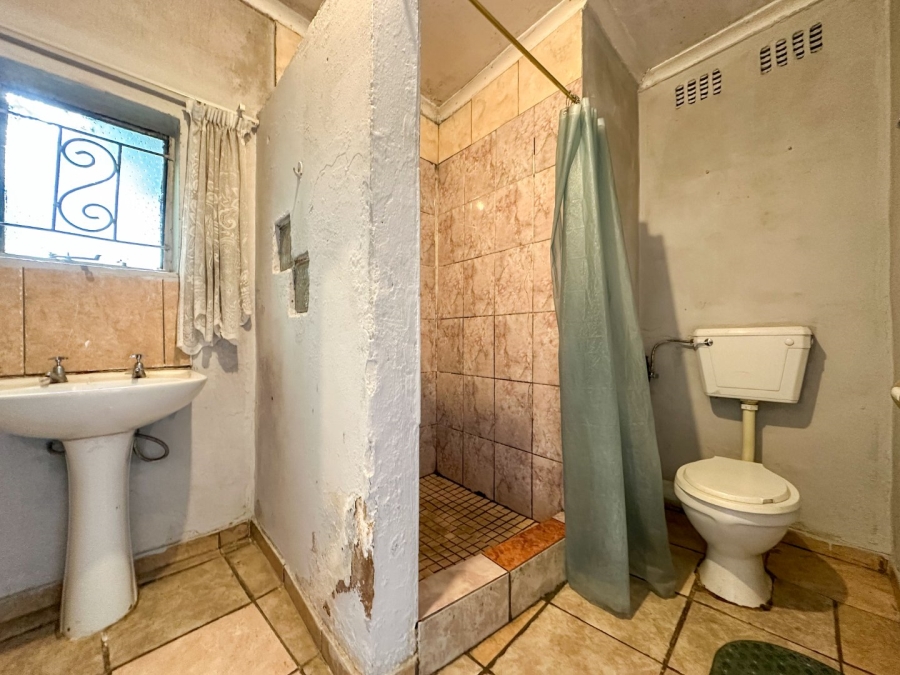 To Let 1 Bedroom Property for Rent in Mondeor Gauteng