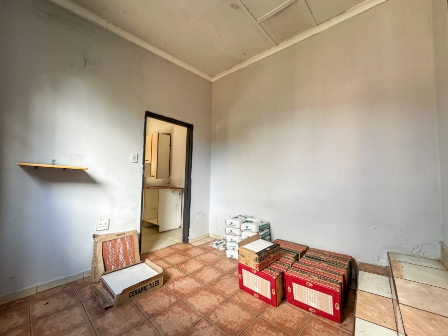 To Let 1 Bedroom Property for Rent in Mondeor Gauteng