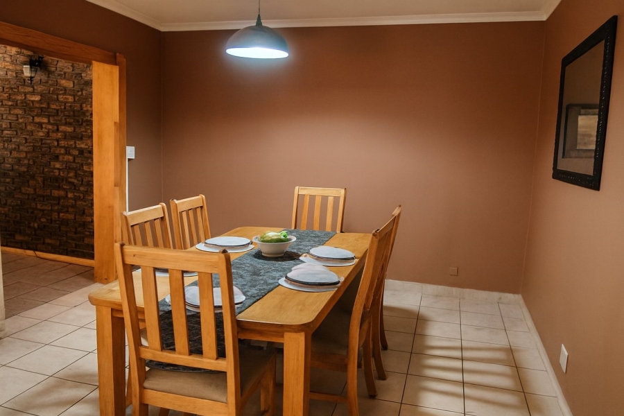 3 Bedroom Property for Sale in Mountain View Gauteng