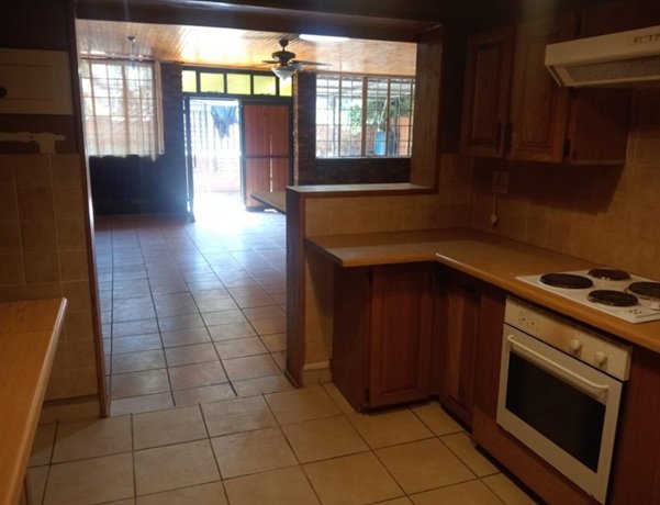 3 Bedroom Property for Sale in Mountain View Gauteng