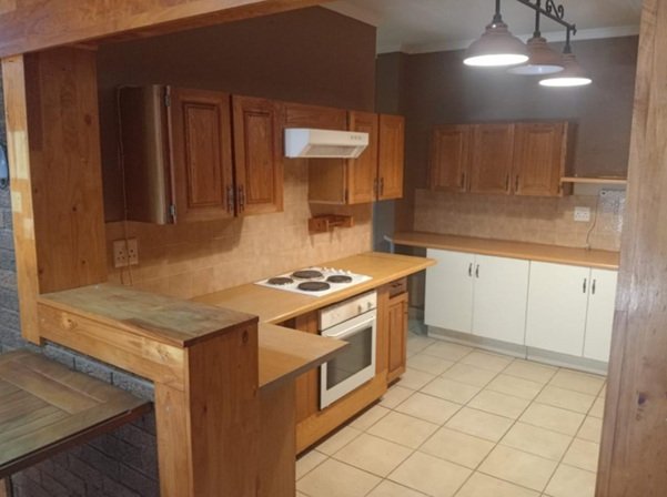 3 Bedroom Property for Sale in Mountain View Gauteng