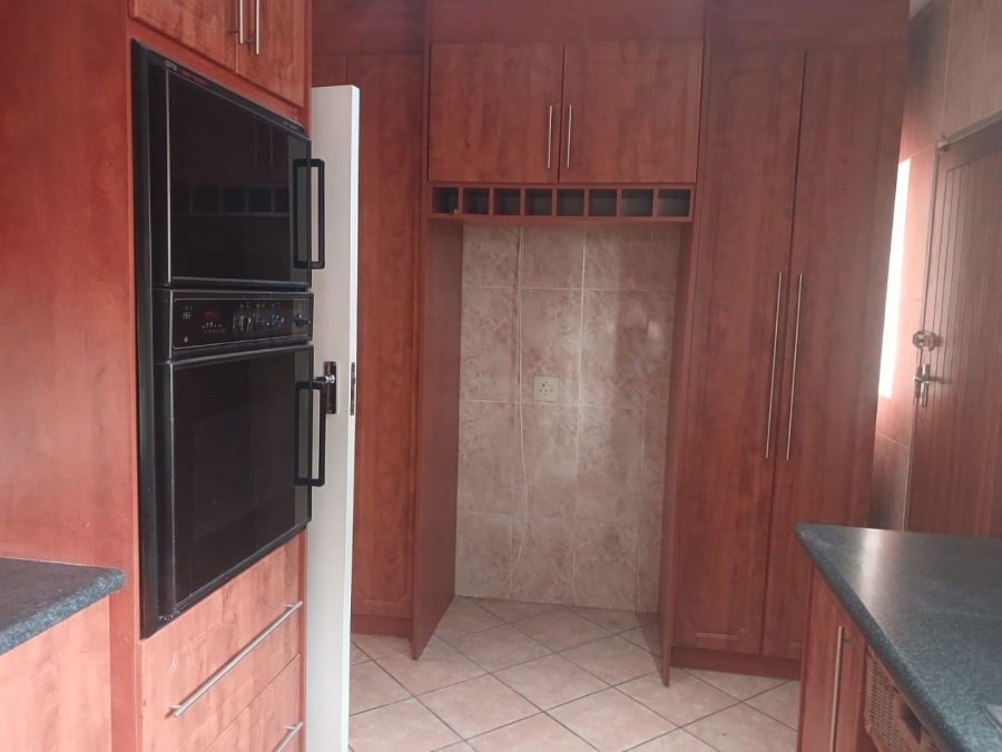 To Let 4 Bedroom Property for Rent in Mayberry Park Gauteng